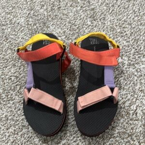 New women’s Time and Tru sandals 8.5